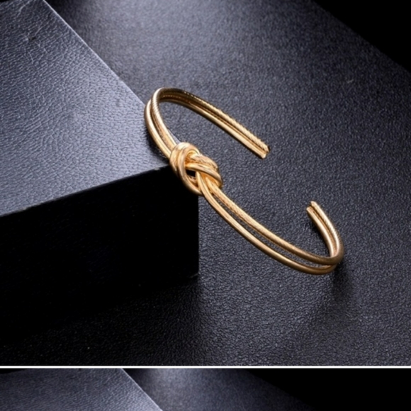 Stacking Crystal Chain Arrow Bracelets - Picture 6 of 8